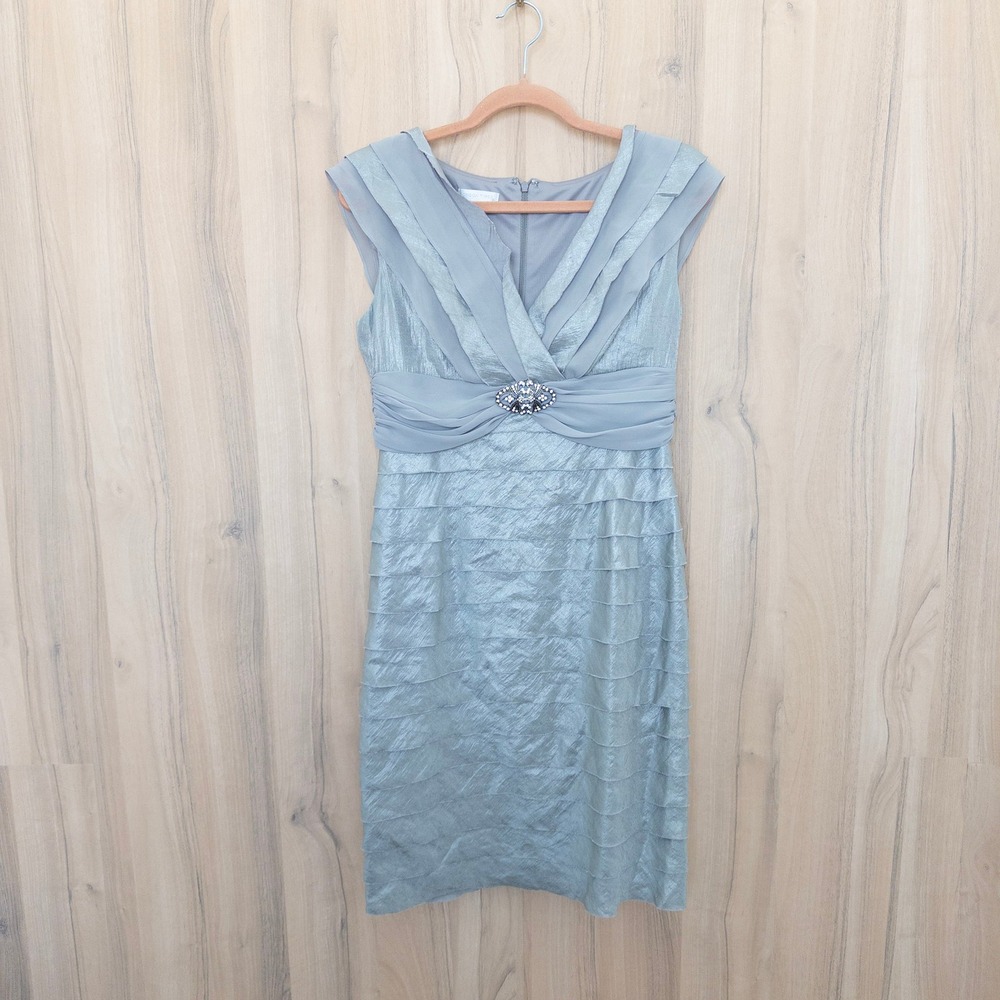 Womens Tiered Sheath Dress 8 Gray Metallic Rhinestone Brooch Cocktail Regency